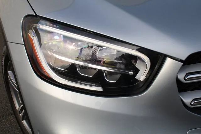 Used 2021 Mercedes-Benz GLC 300 4MATIC image 15