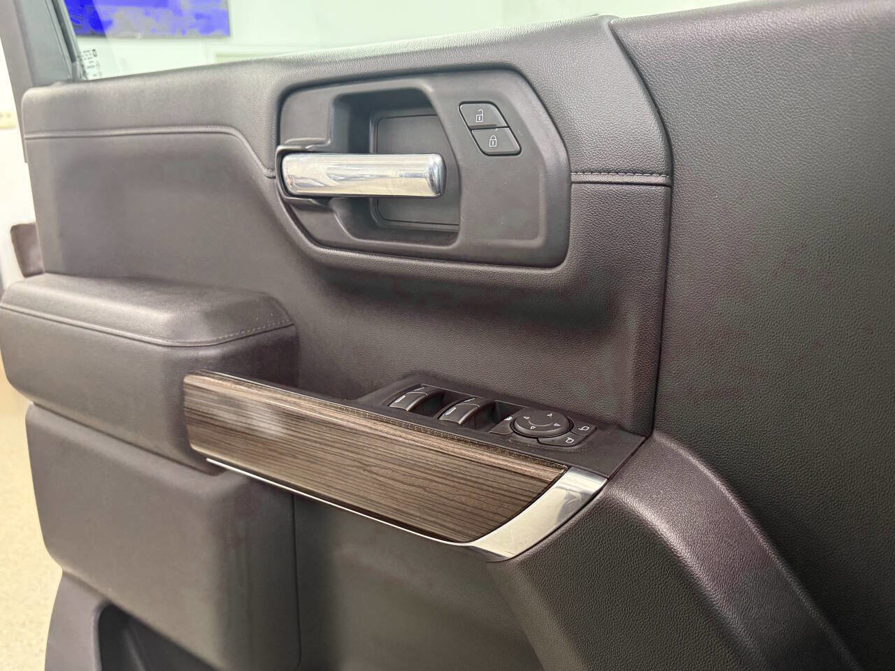 Used 2020 Chevrolet Silverado 1500 RST w/ All-Star Edition image 13