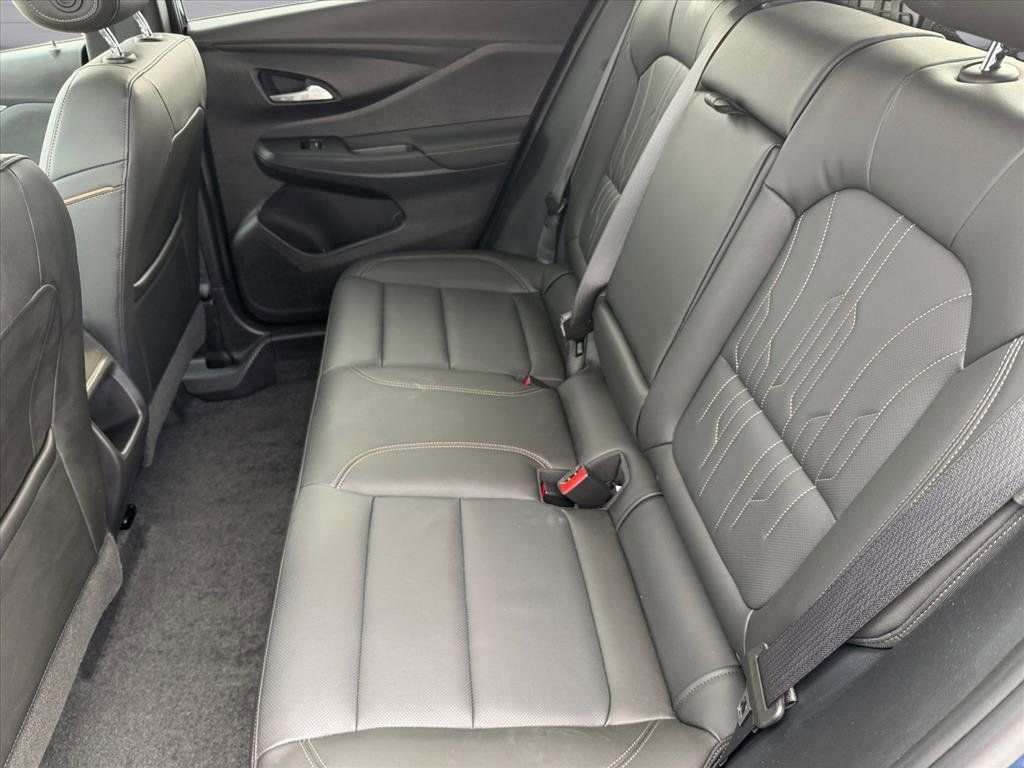 Used 2025 Buick Envista Avenir image 17