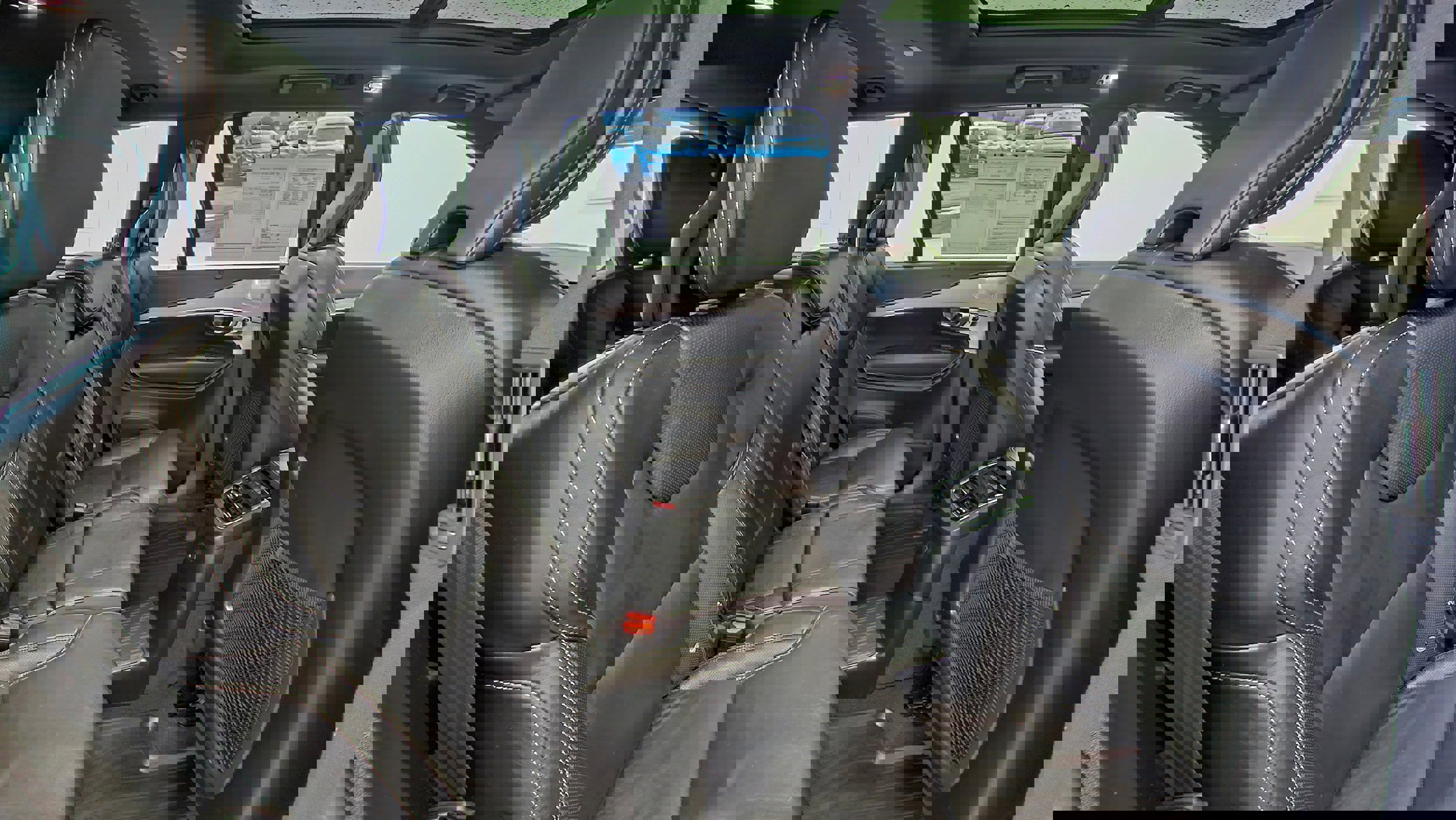 Certified 2022 Volvo XC90 T8 R-Design w/ Advanced Package image 14