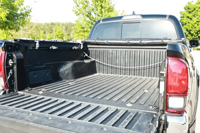 Used 2018 Toyota Tacoma SR5 RWD image 8