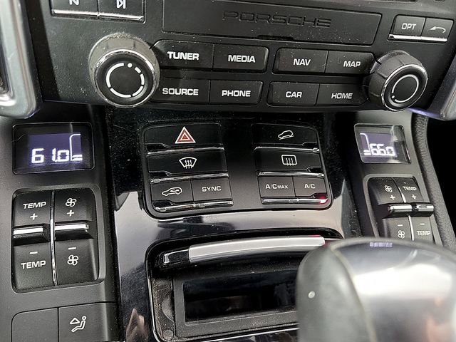 Used 2017 Porsche Cayenne Platinum Edition image 16