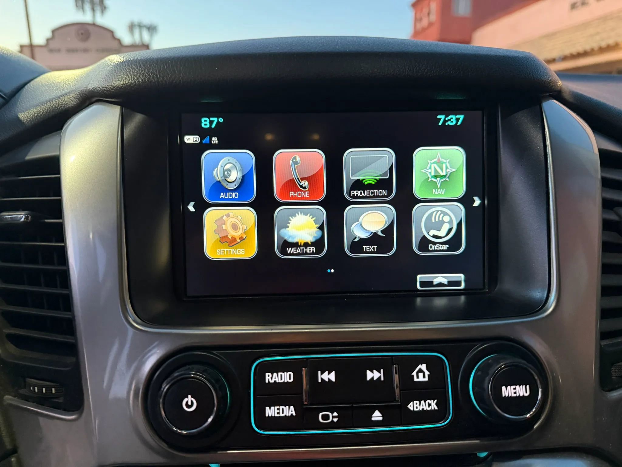 Used 2020 Chevrolet Suburban LT RWD image 16