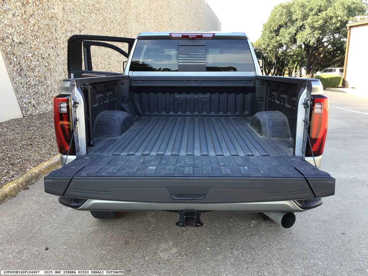Used 2025 GMC Sierra 2500 Denali Ultimate AWD/4WD image 10