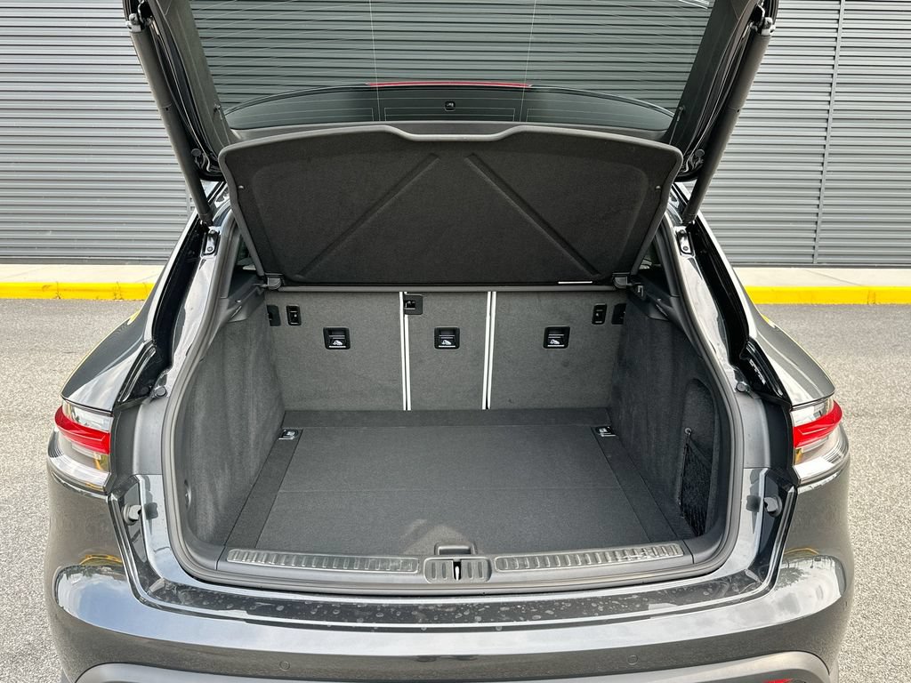 New 2026 Porsche Macan AWD/4WD image 30