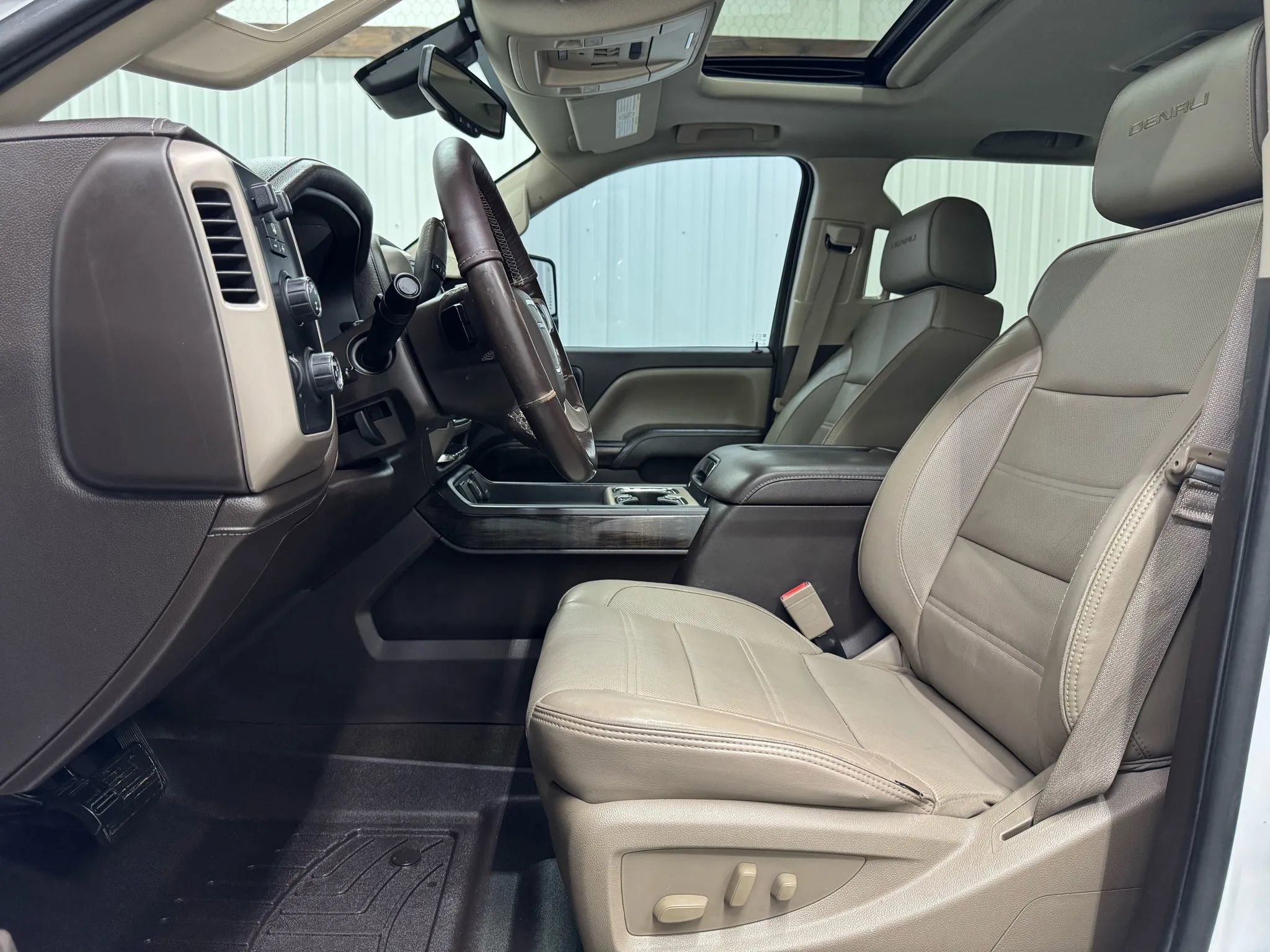 Used 2016 GMC Sierra 2500 Denali w/ Driver Alert Package image 11