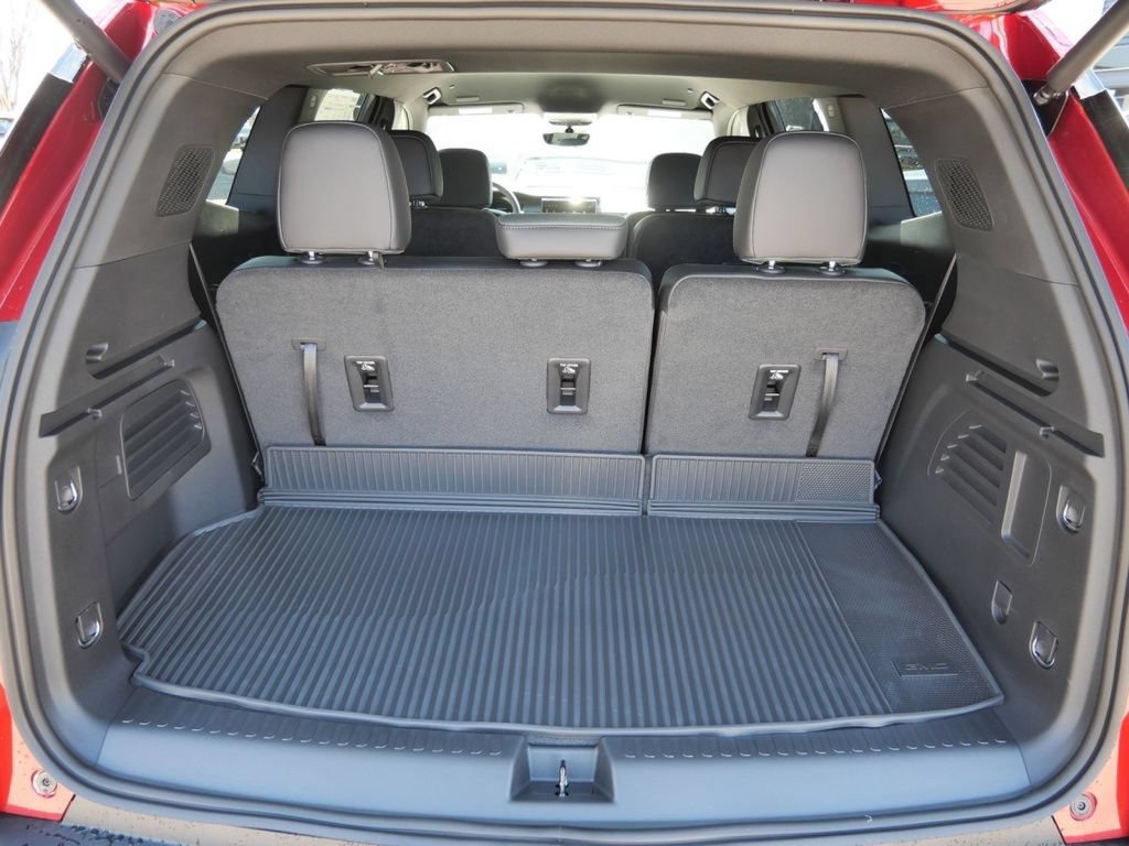 New 2026 GMC Acadia AT4 w/ Luxury Package AWD/4WD image 36