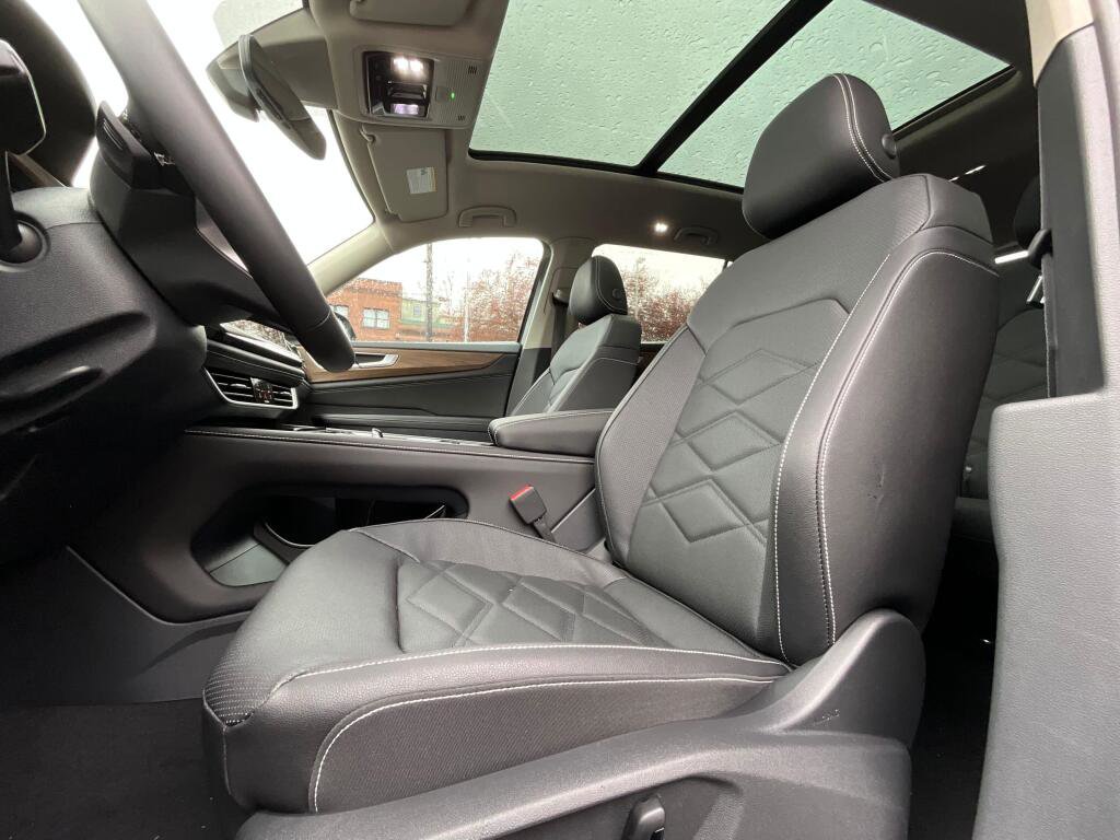 New 2026 Volkswagen Atlas SE image 11