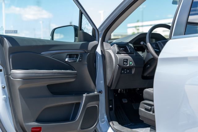 Used 2025 Honda Ridgeline RTL image 15