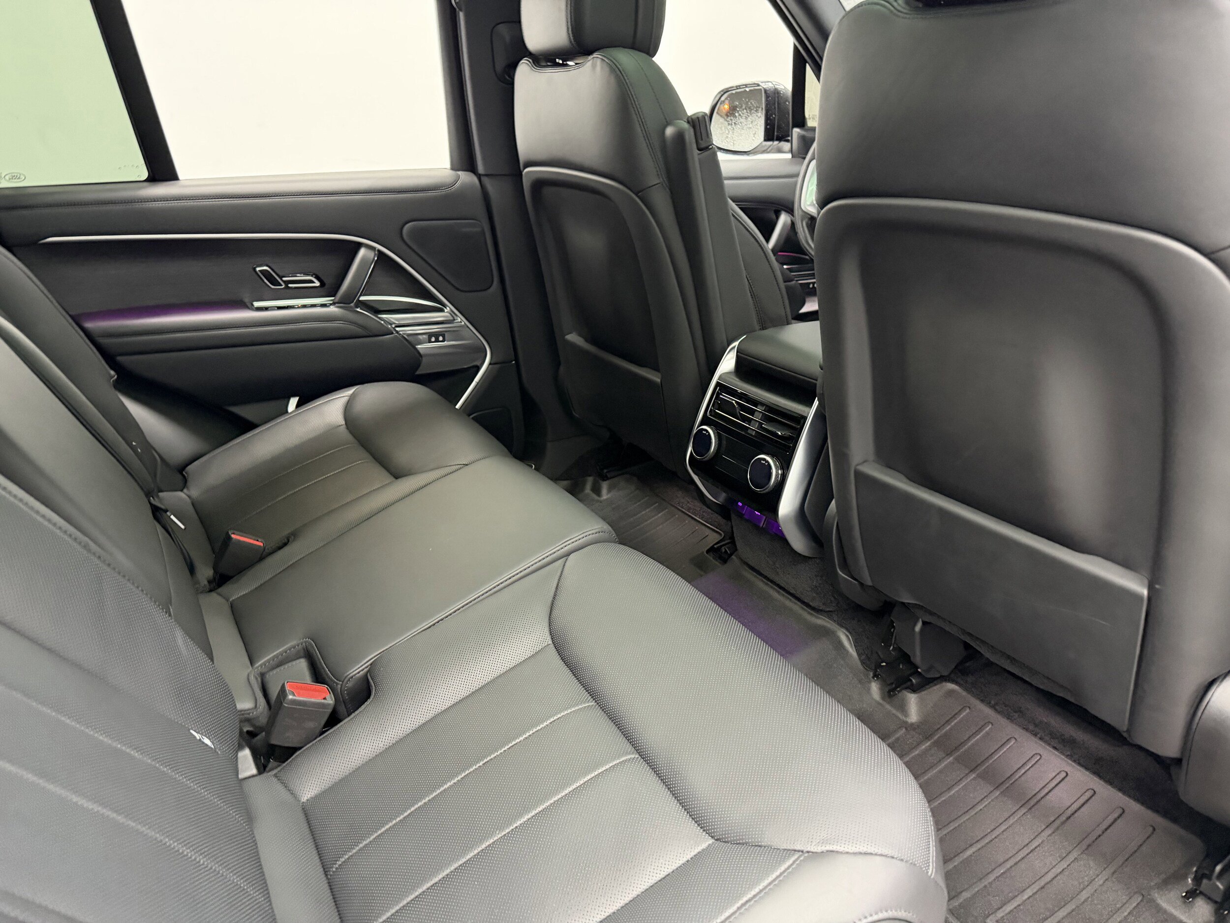 Used 2023 Land Rover Range Rover SE AWD/4WD image 25