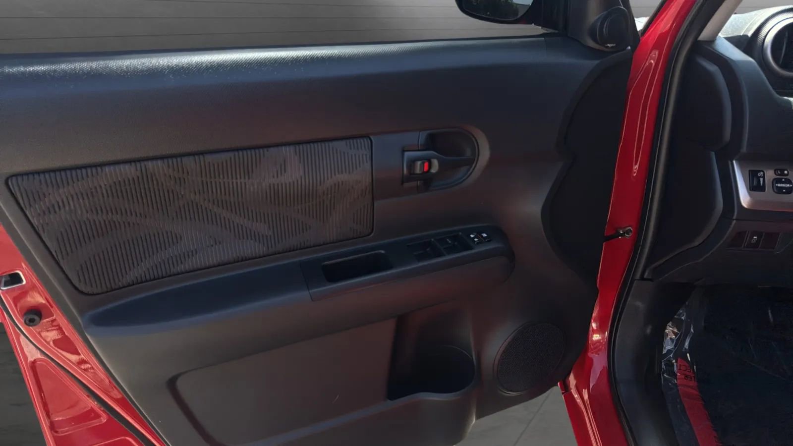 Used 2014 Scion xB FWD image 24
