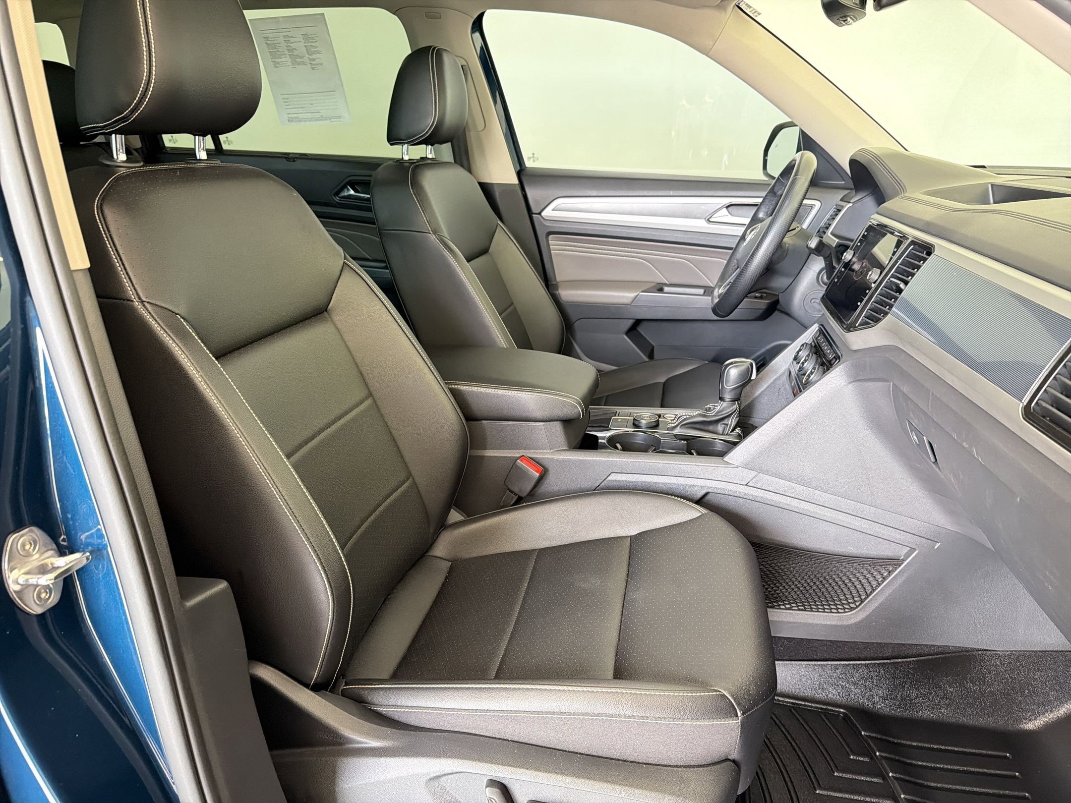 Used 2021 Volkswagen Atlas SEL R-Line image 31