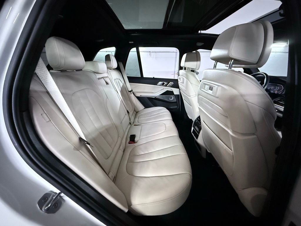 Used 2020 BMW X5 xDrive50i w/ Executive Package image 26