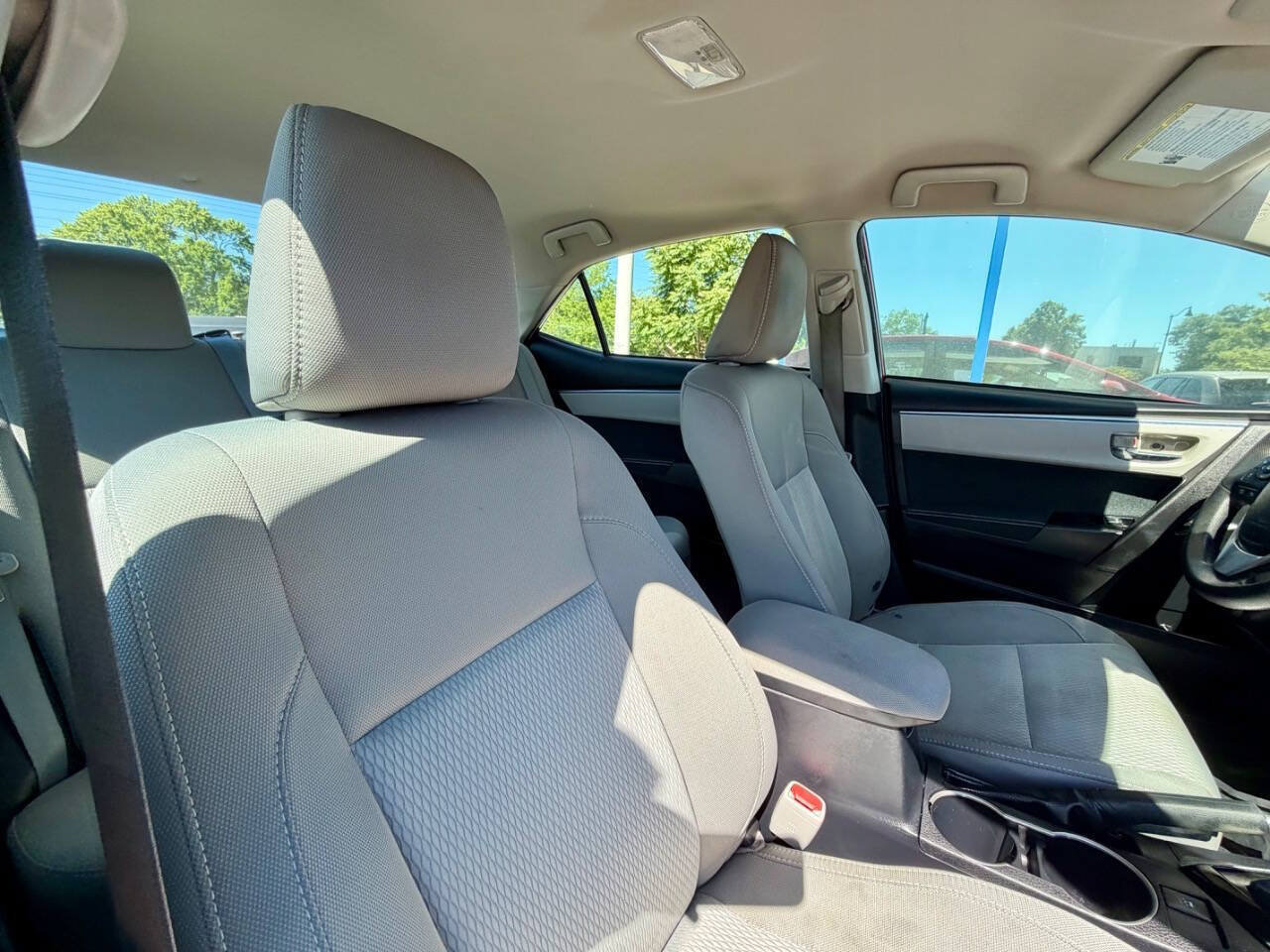 Used 2016 Toyota Corolla LE FWD image 24