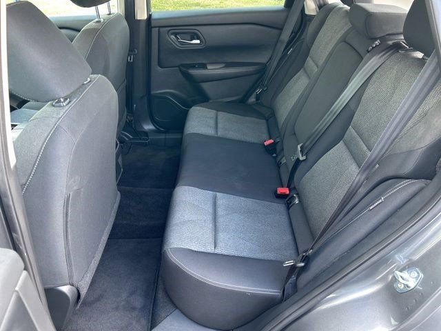 Used 2024 Nissan Rogue SV image 37
