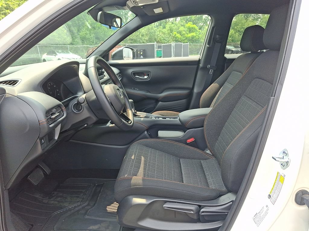 Used 2025 Honda HR-V Sport image 13