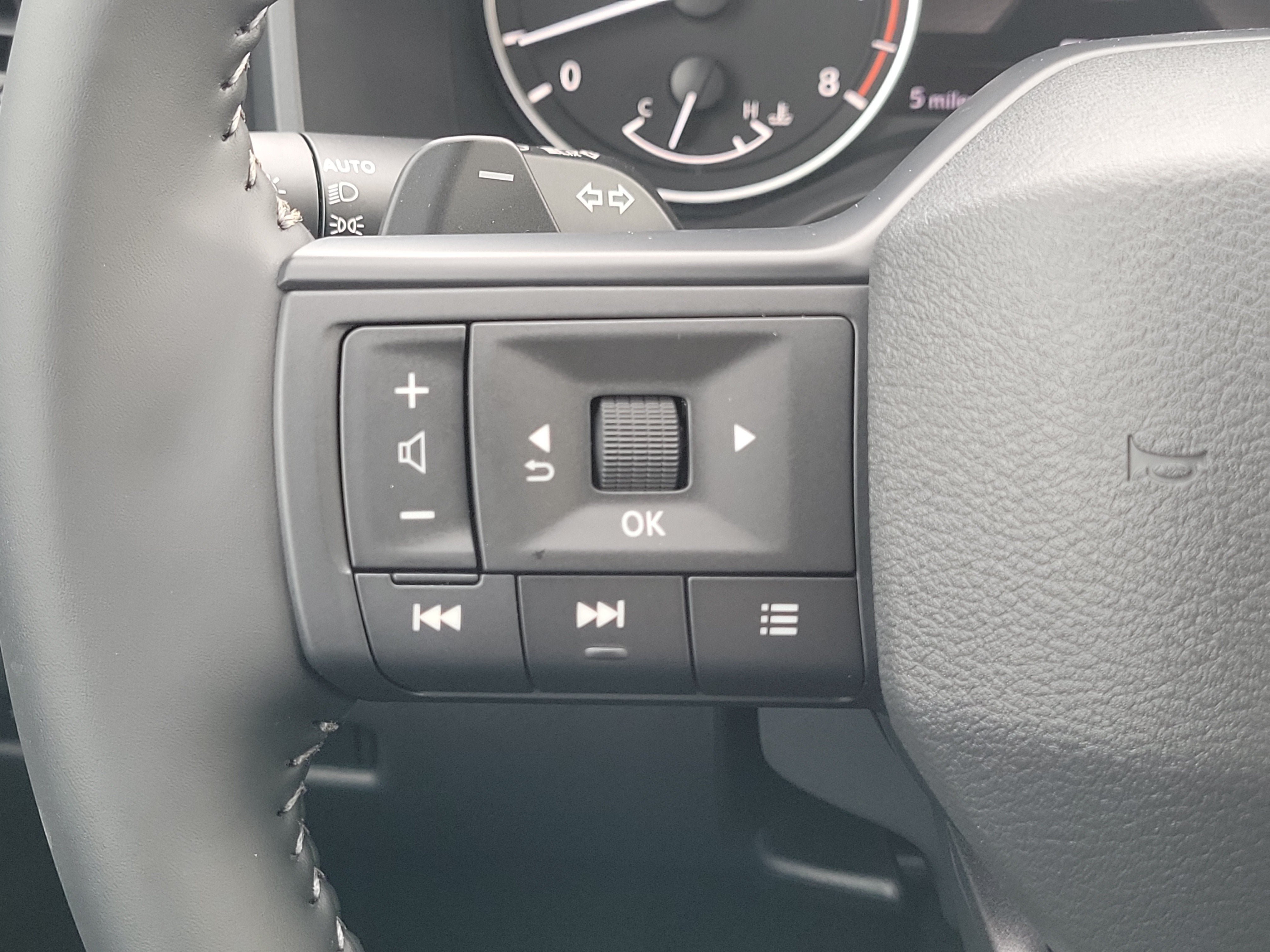 New 2027 Nissan Rogue SV FWD image 21