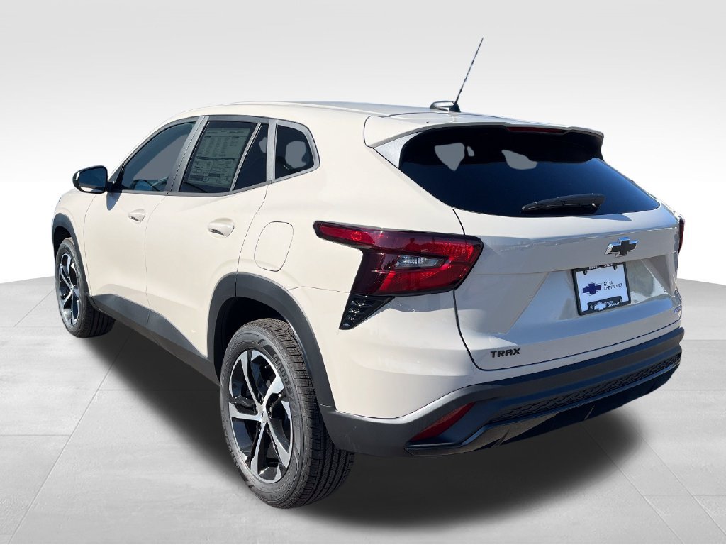 New 2026 Chevrolet Trax RS FWD image 3