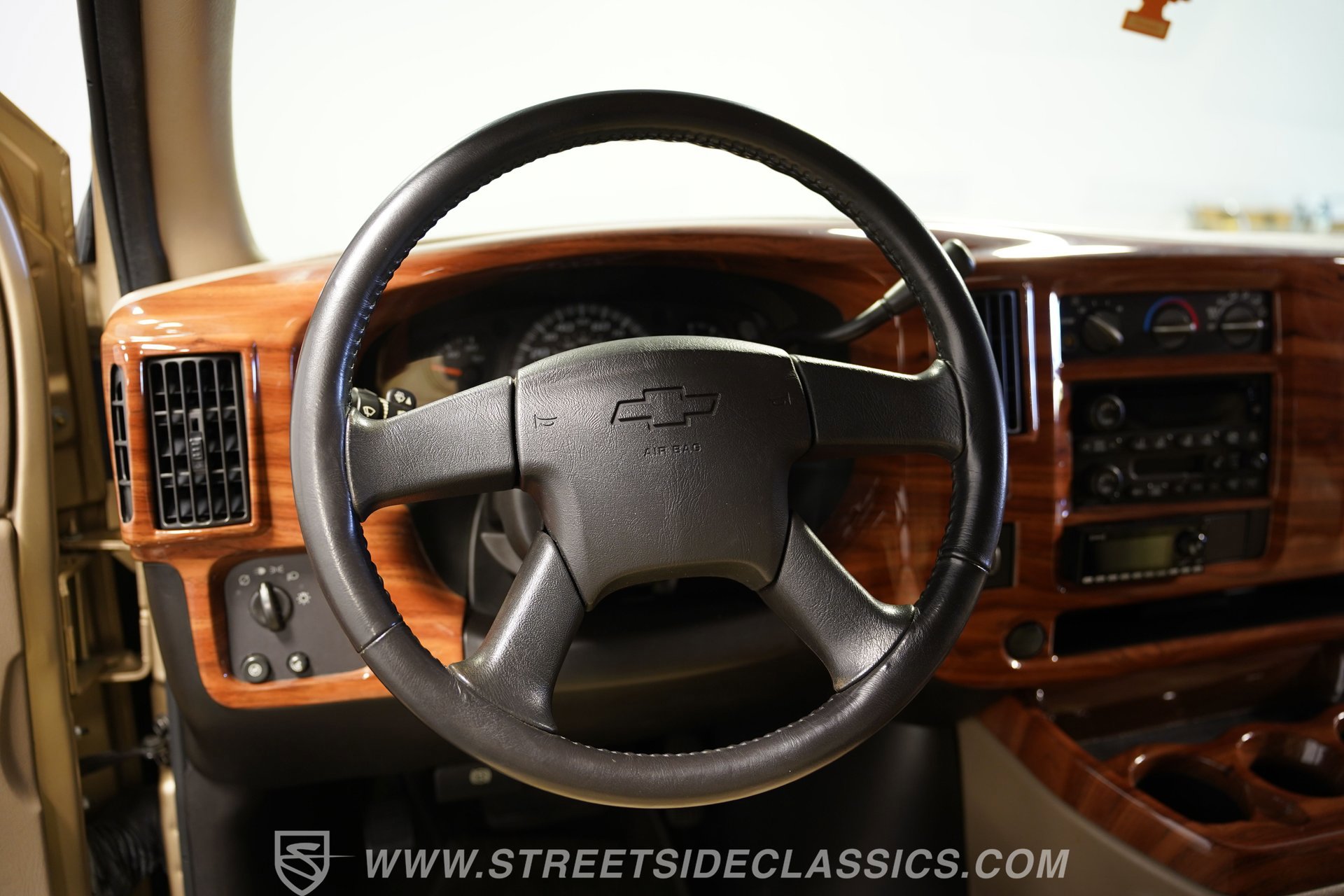 Used 2006 Chevrolet Express 1500 w/ Preferred Equipment Group image 38