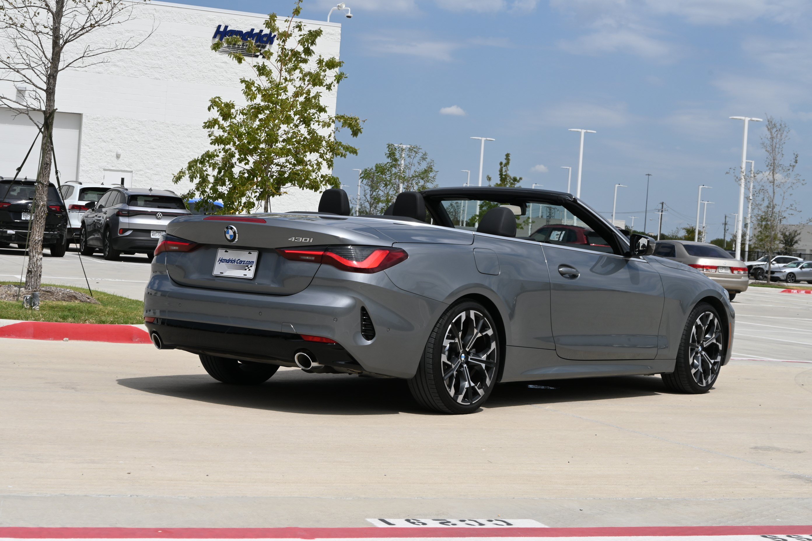 Certified 2025 BMW 430i Convertible w/ Premium Package RWD image 9