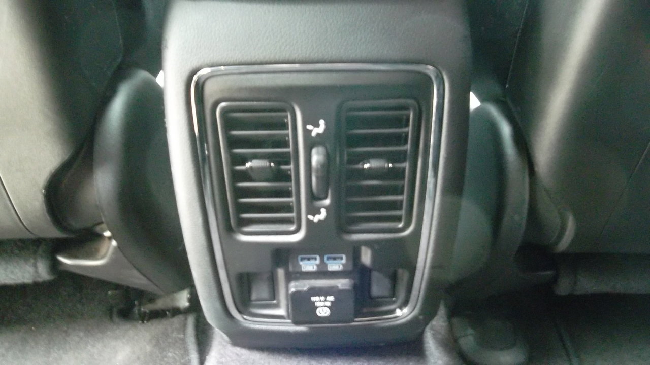 Used 2019 Jeep Grand Cherokee Limited image 12