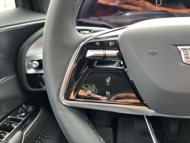 New 2025 Cadillac Lyriq Luxury image 16