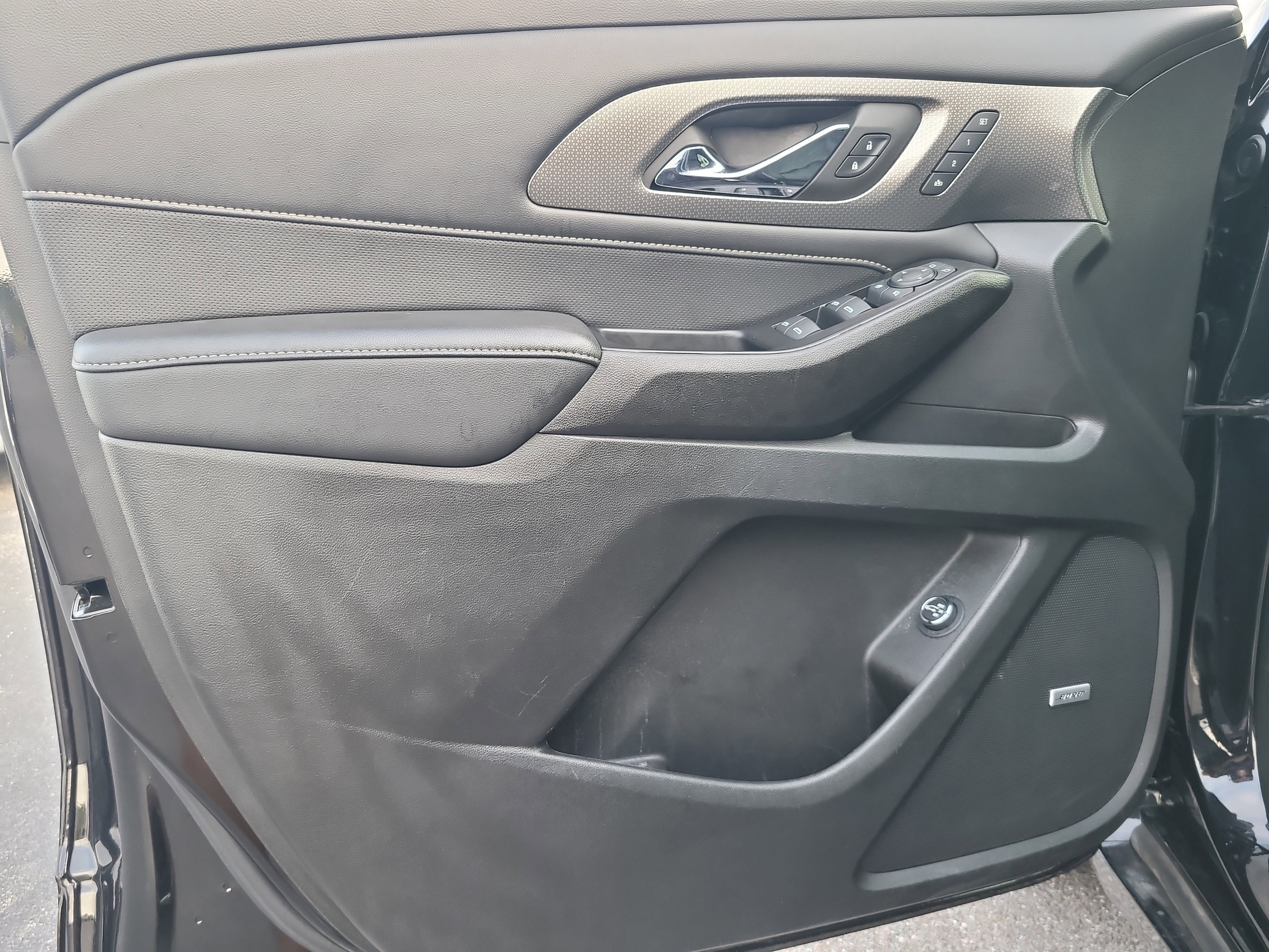 Used 2023 Chevrolet Traverse Premier w/ Redline Edition FWD image 15