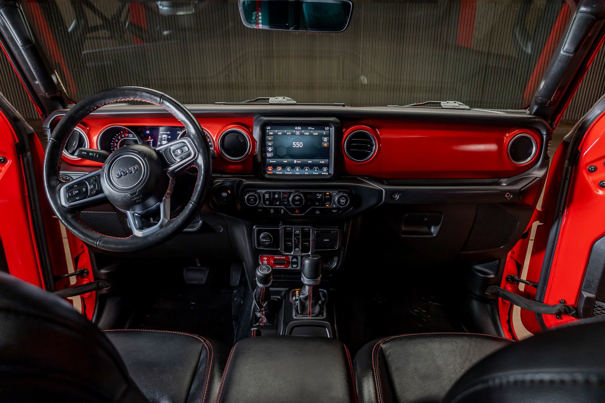 Used 2022 Jeep Gladiator Rubicon w/ Cold Weather Group image 18