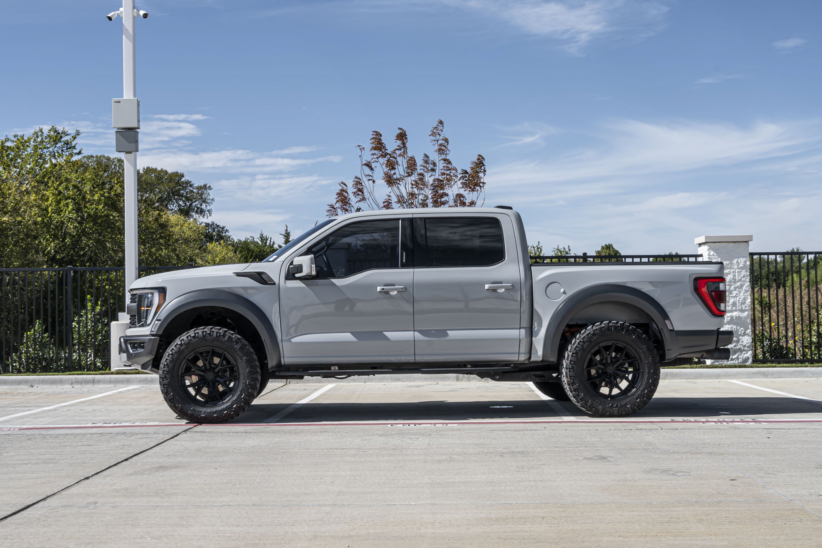 Used 2023 Ford F150 Raptor AWD/4WD image 6