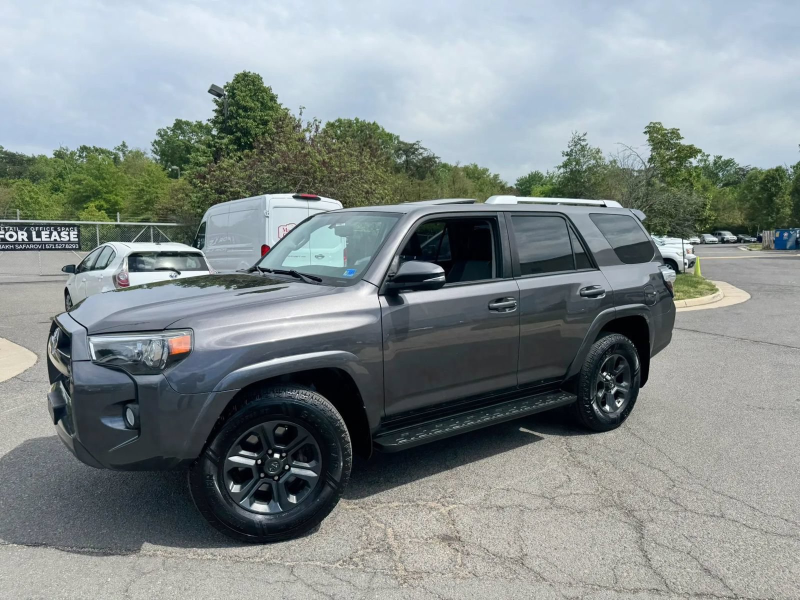 Used 2017 Toyota 4Runner SR5 Premium AWD/4WD image 2