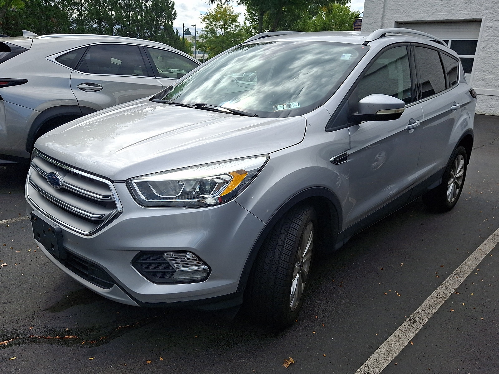 Used 2017 Ford Escape Titanium AWD/4WD image 2