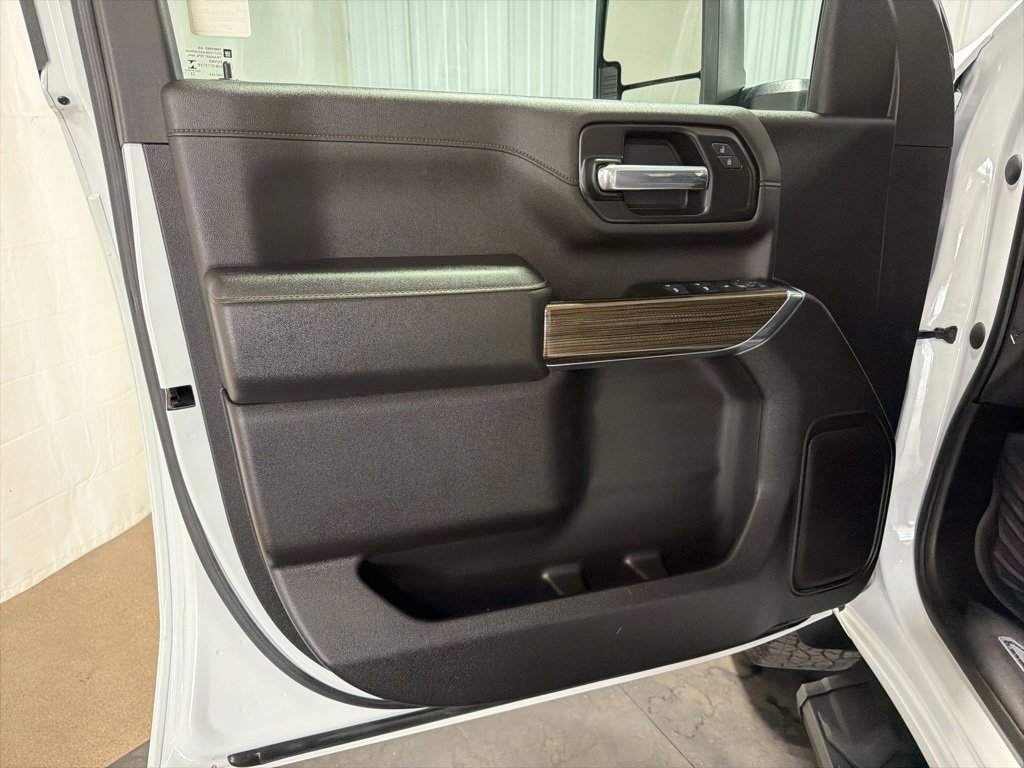 Certified 2022 Chevrolet Silverado 2500 LT w/ Convenience Package image 4