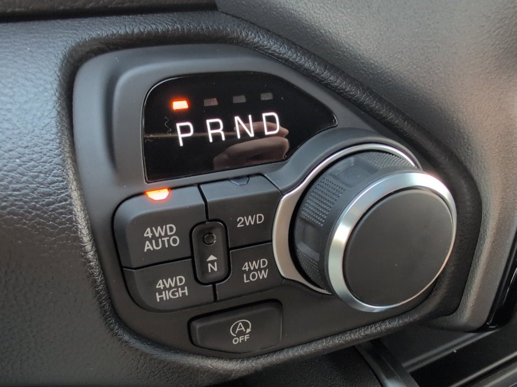 New 2026 RAM 1500 4x4 Crew Cab image 29