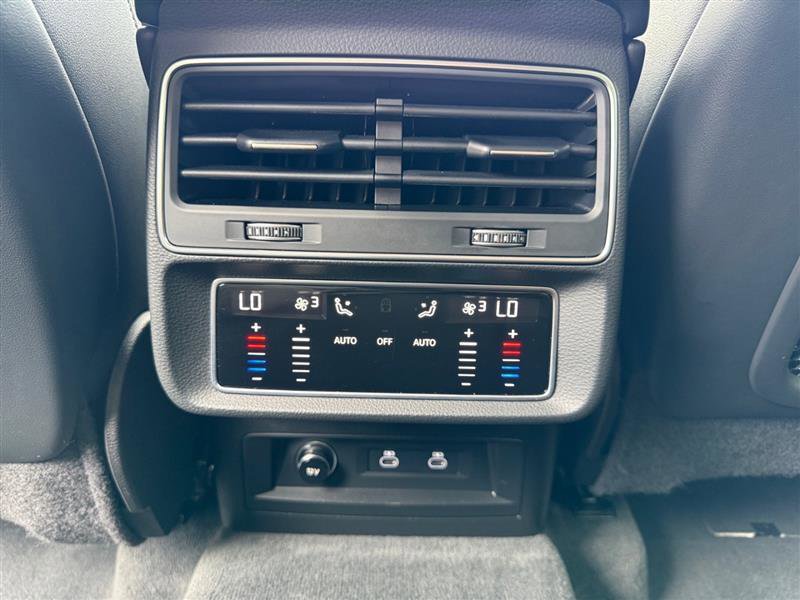Used 2023 Audi Q8 Premium Plus w/ Premium Plus Package image 28