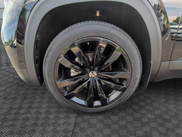 Used 2023 Volkswagen Atlas Cross Sport SE w/ Black Wheel Package AWD/4WD image 13