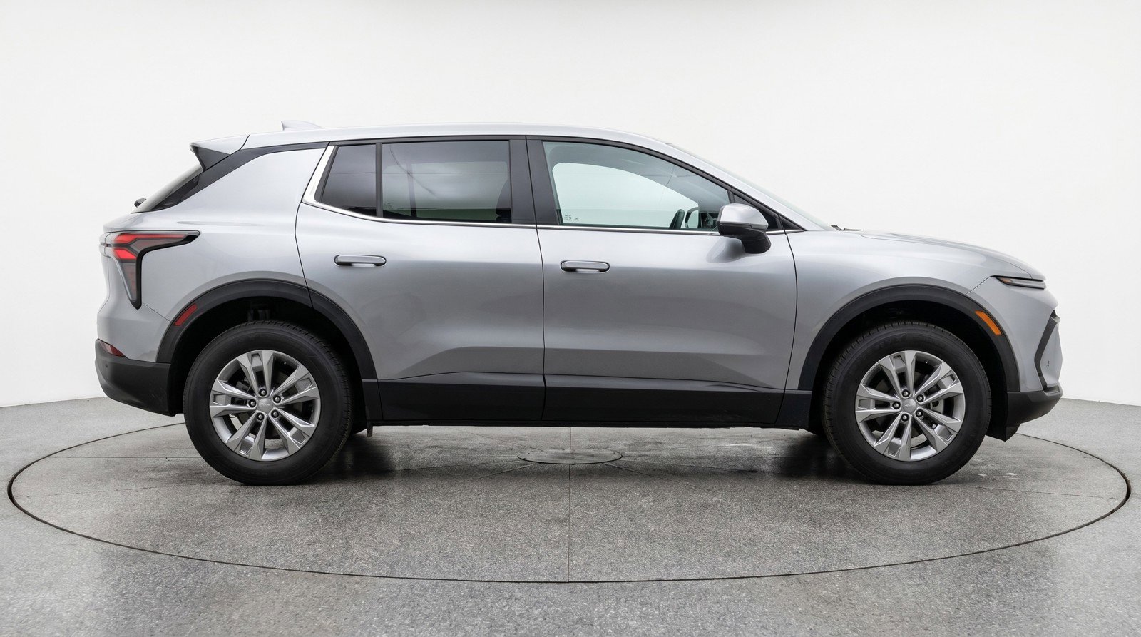 Used 2025 Chevrolet Equinox LT FWD image 11