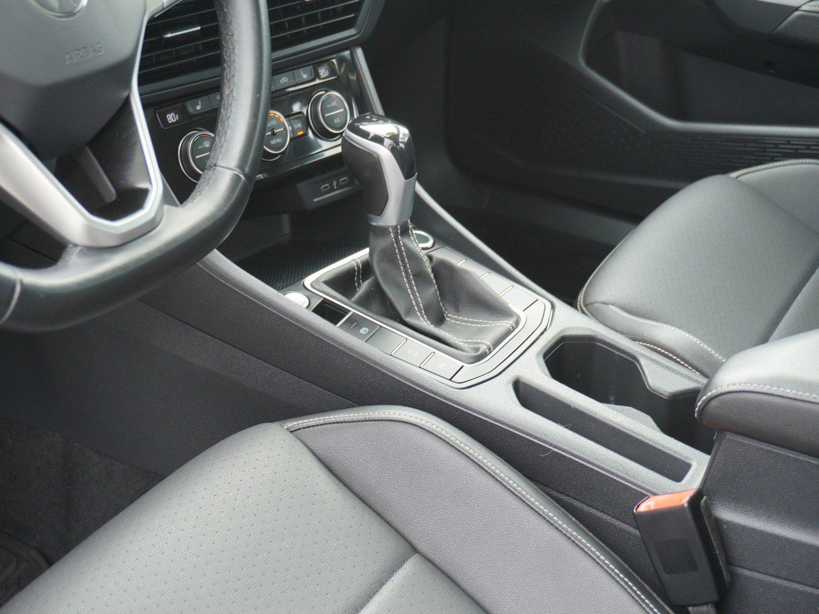 Used 2022 Volkswagen Jetta SE image 20