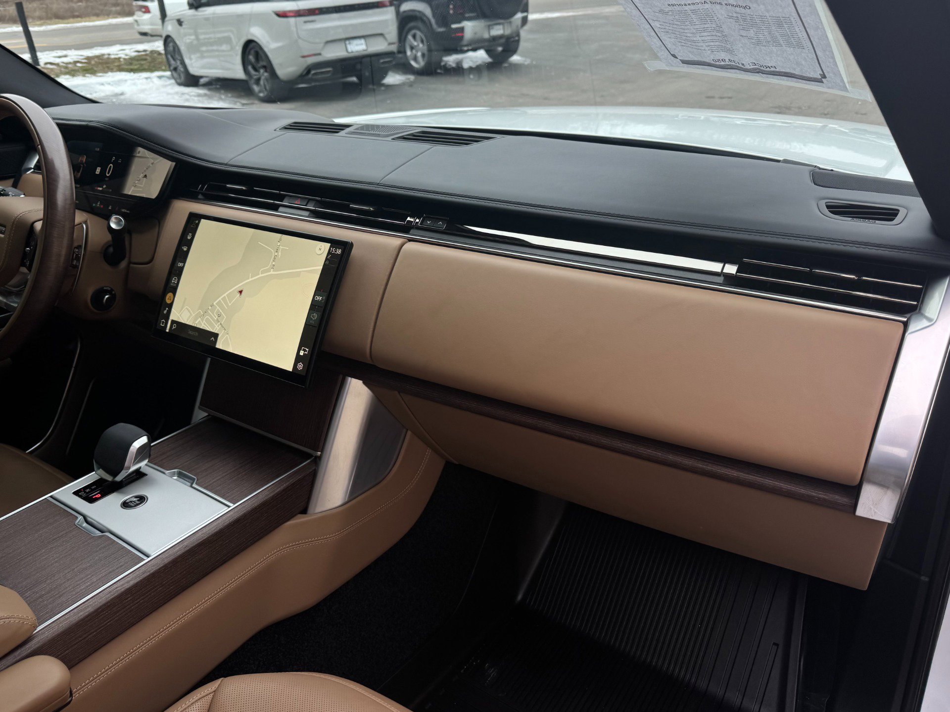 Used 2024 Land Rover Range Rover Long Wheelbase Autobiography image 24