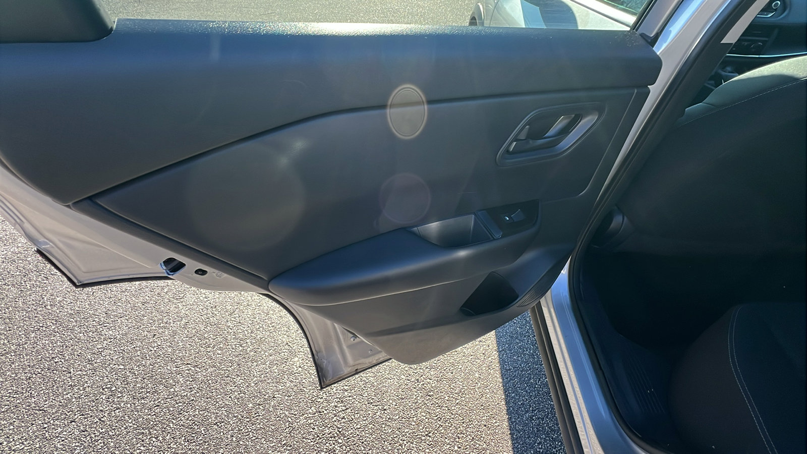 Used 2024 Nissan Rogue S image 22