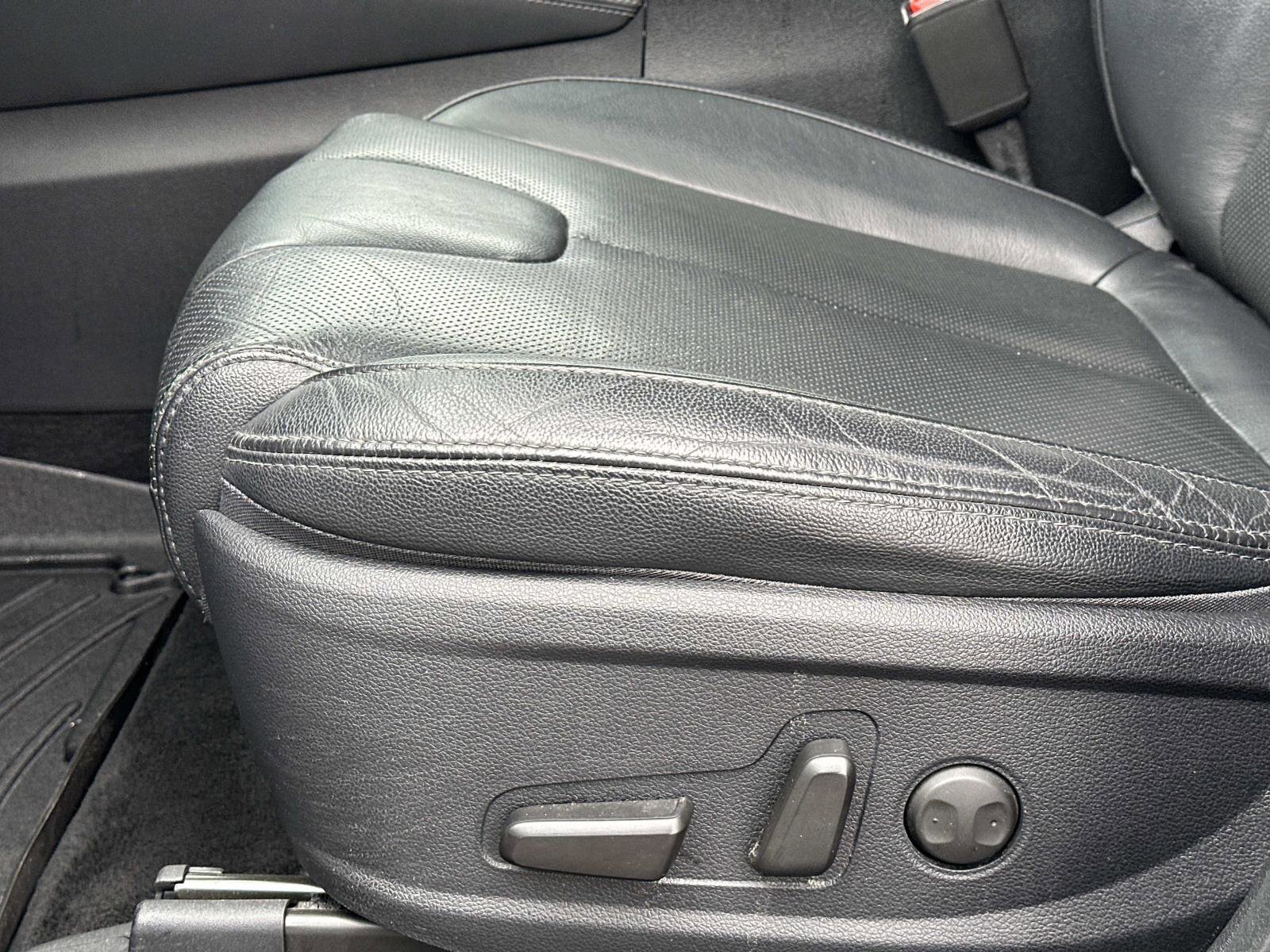 Used 2020 Hyundai Santa Fe SEL w/ Convenience + Premium Package image 22