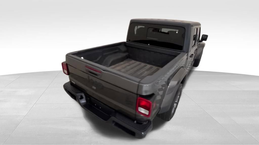 Used 2022 Jeep Gladiator Sport image 9