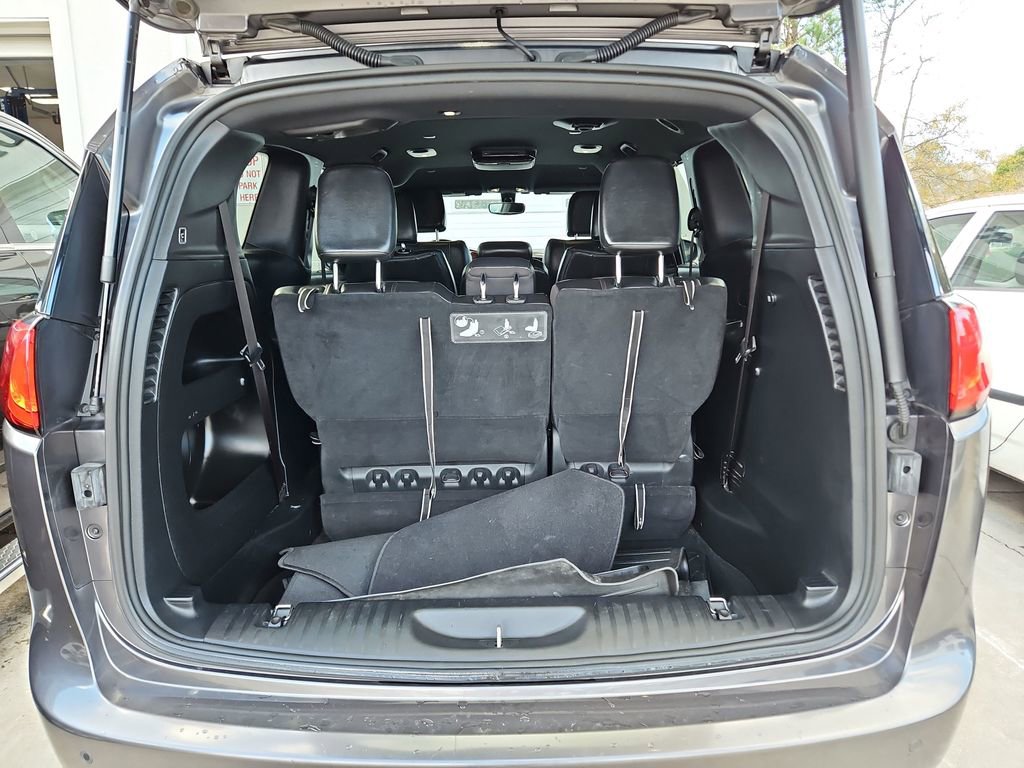 Used 2020 Chrysler Pacifica Touring-L image 31