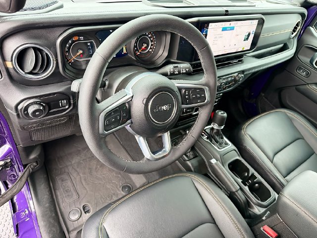 Used 2026 Jeep Wrangler Unlimited Sahara AWD/4WD image 10