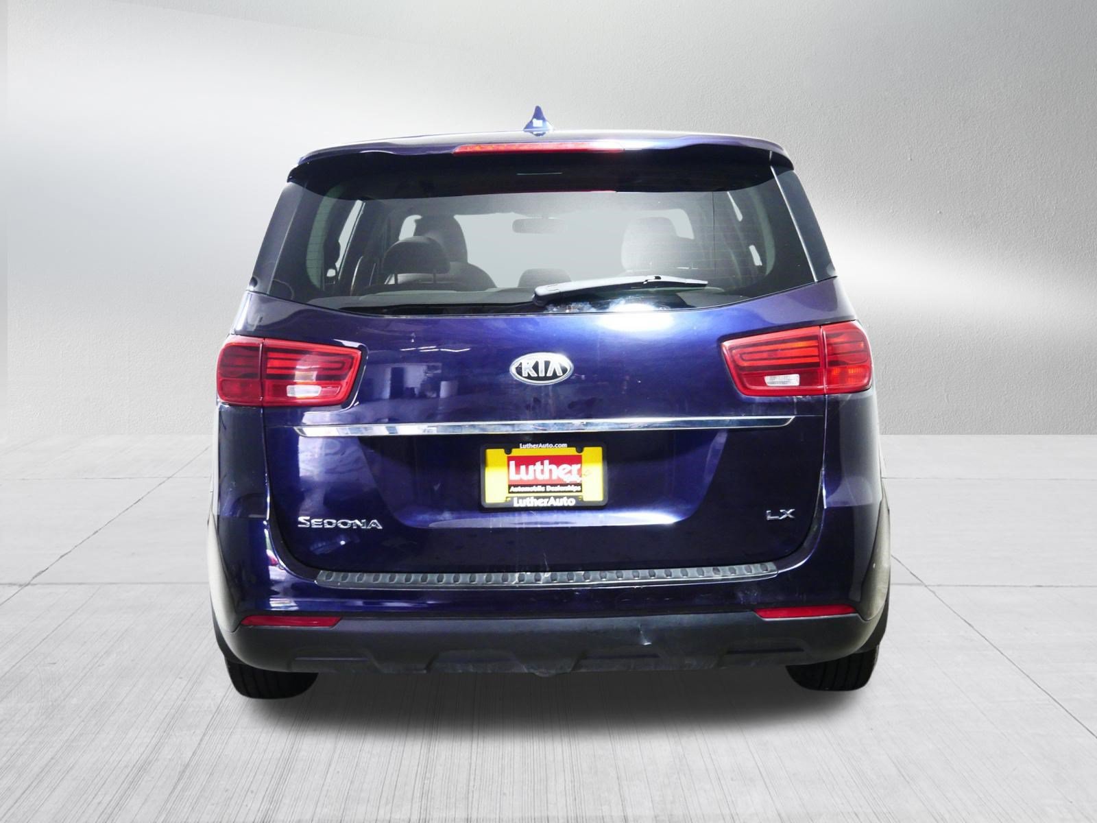 Used 2019 Kia Sedona LX FWD image 6