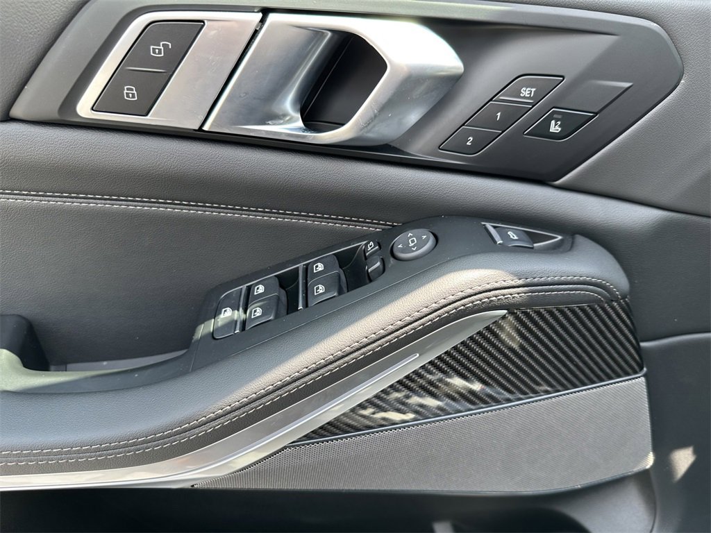 New 2026 BMW X5 M60i w/ Executive Package image 16