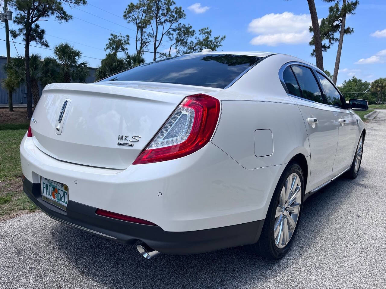 Used 2014 Lincoln MKS AWD w/ Equipment Group 201A image 7