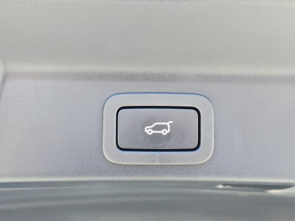 Used 2022 Jaguar F-PACE S AWD/4WD image 16