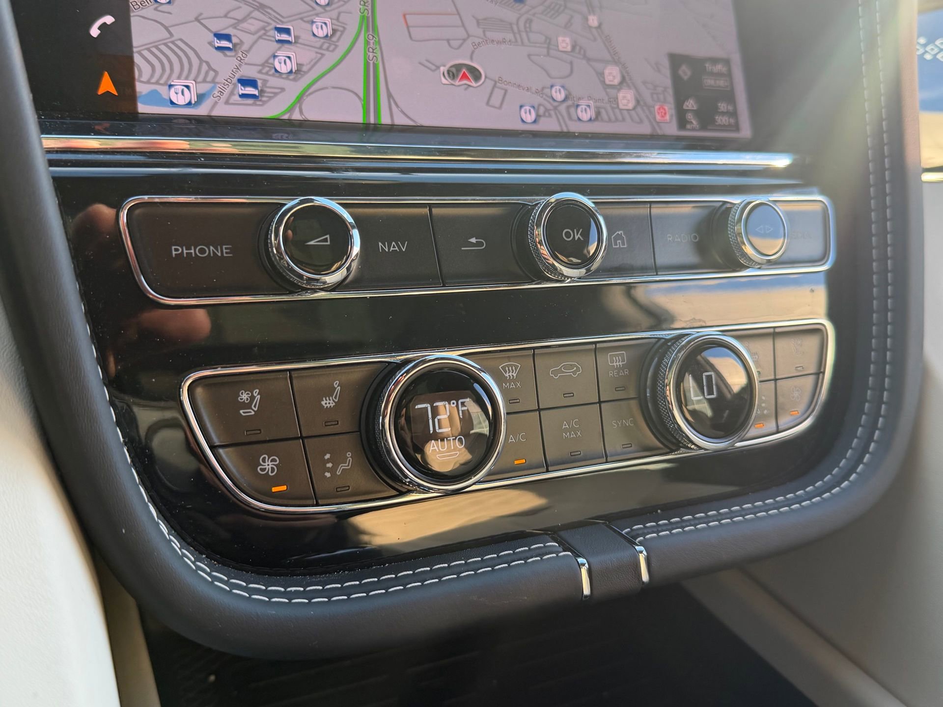 Used 2023 Bentley Bentayga Extended Wheelbase image 42