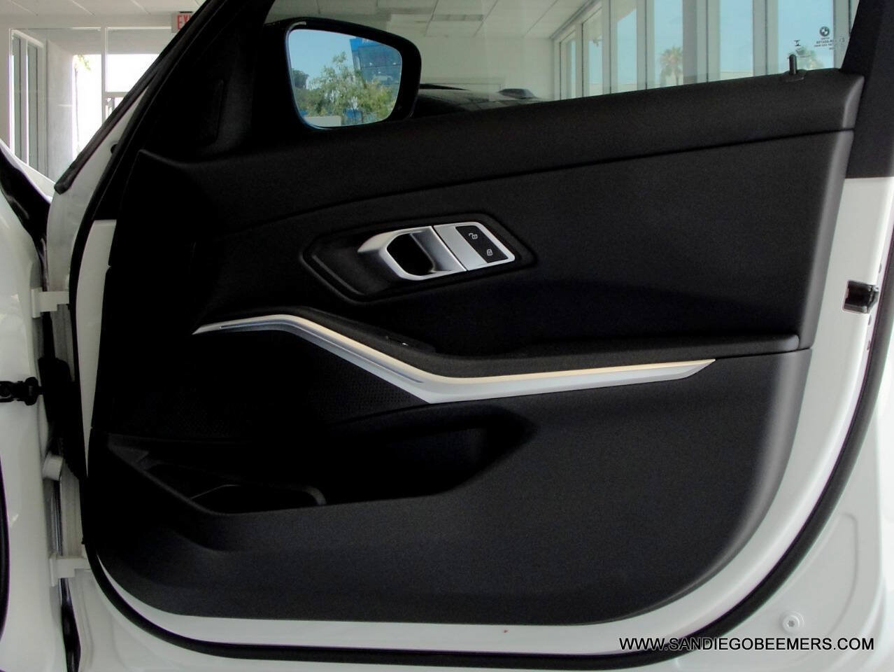 Used 2023 BMW 330i Sedan w/ M Sport Package RWD image 17