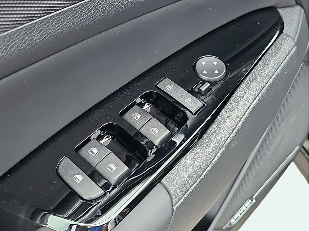 Certified 2025 Kia Sportage SX image 11